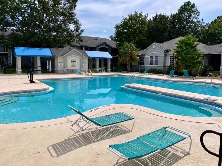 The Botanical Retreat, King Comfort & Poolside Peace Gainesville Esterno foto